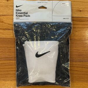 Nike Essential Volleyball Knee Pads, size XS-S